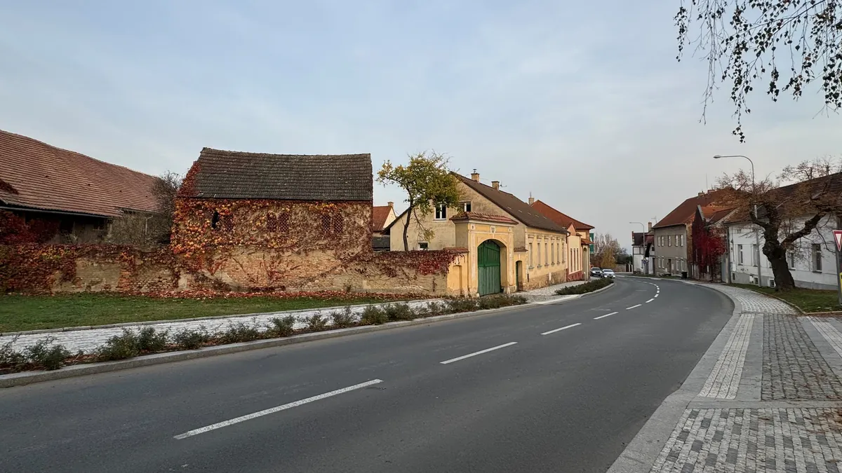 Hotová ulice Ke Smíchovu