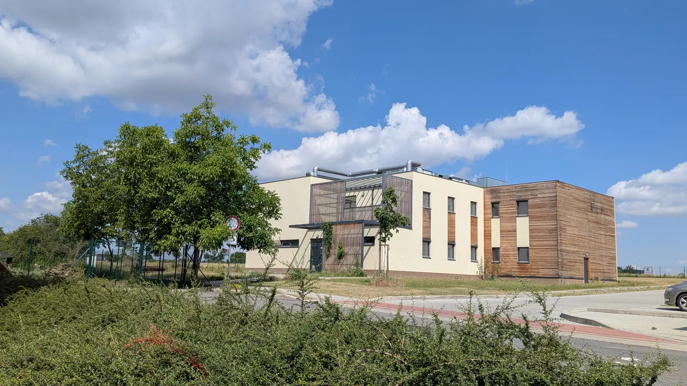 Hotový školní pavilon