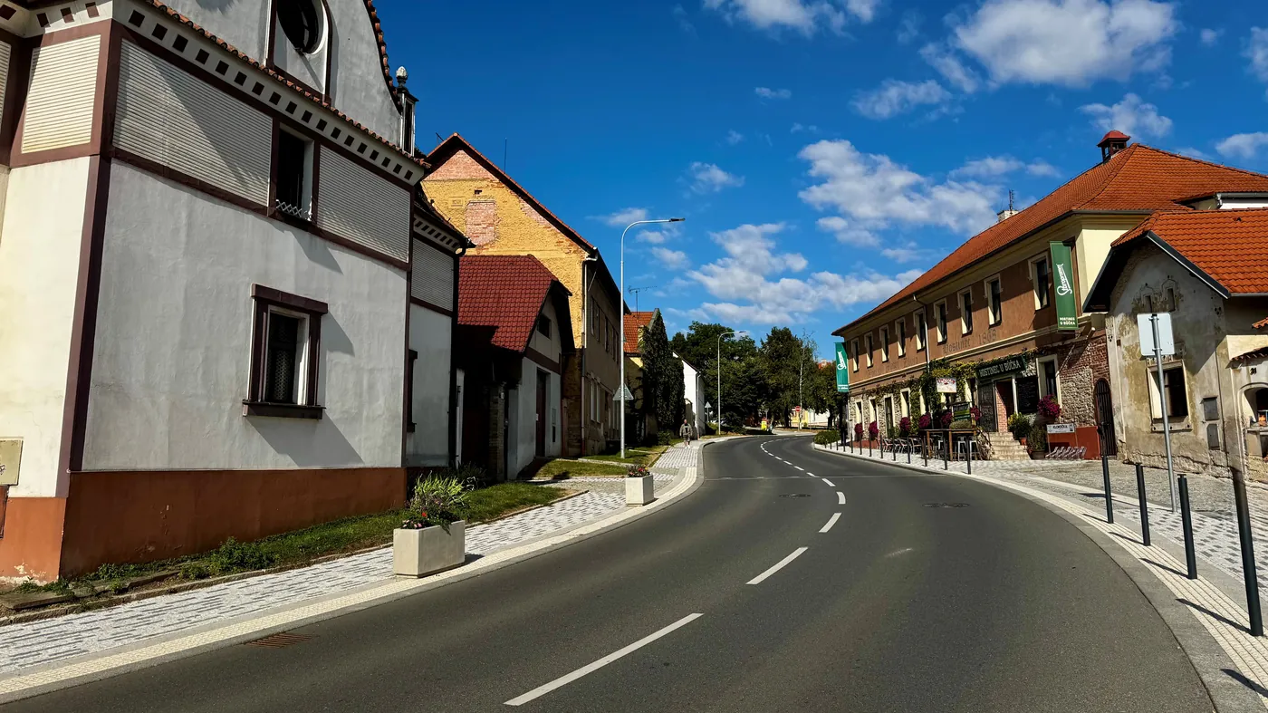 Hotová ulice Ke Smíchovu